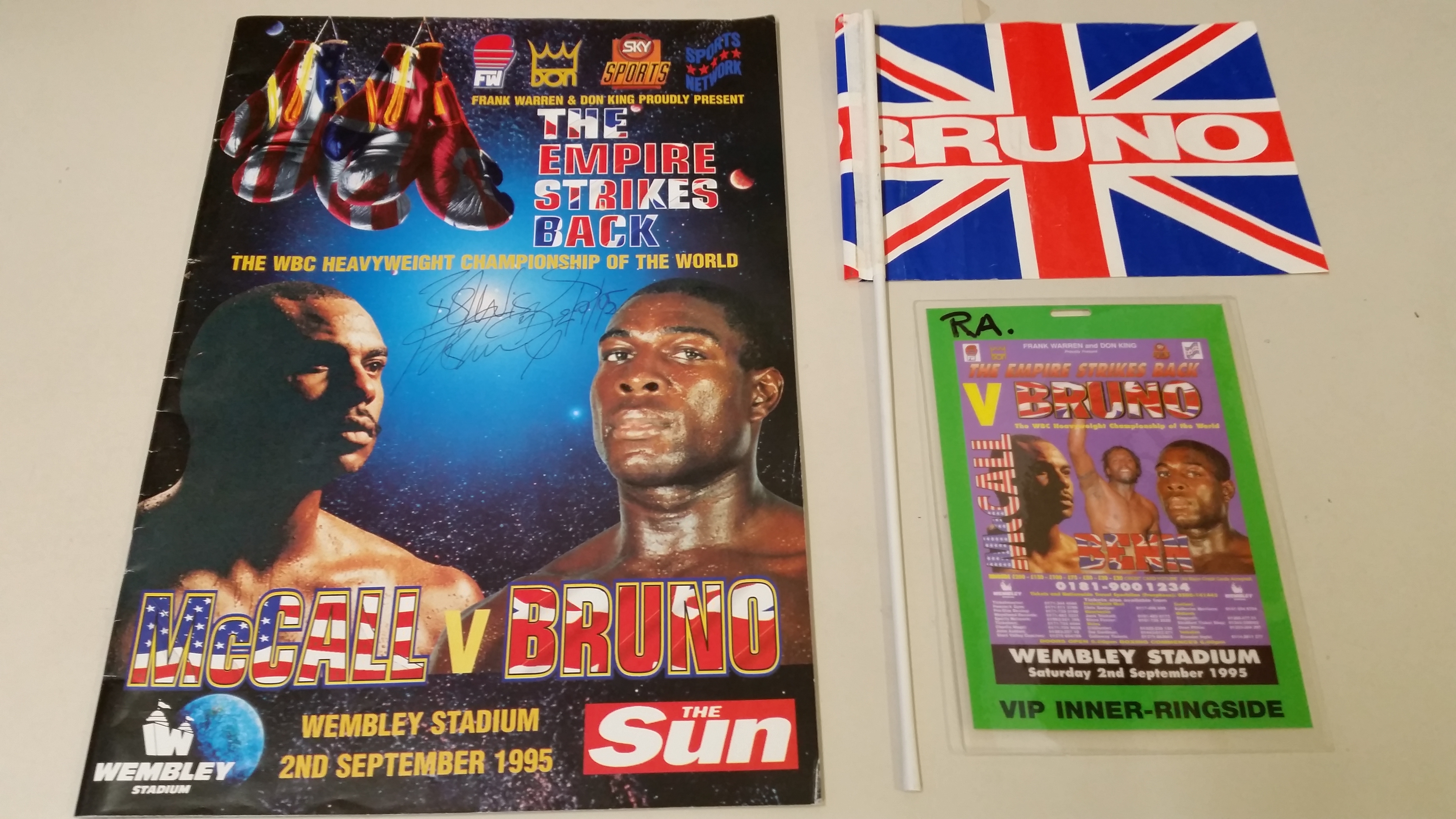 BOXING, Frank Bruno selection, inc. v Oliver McCall (1995), programme (signed to cover by Bruno),