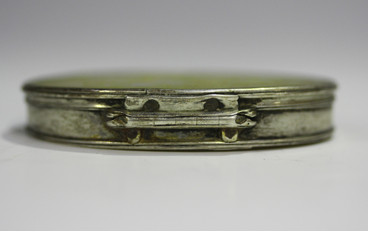 A mid to late 18th century silver mounted mother-of-pearl oval snuff box, the hinged lid carved in - Image 2 of 5