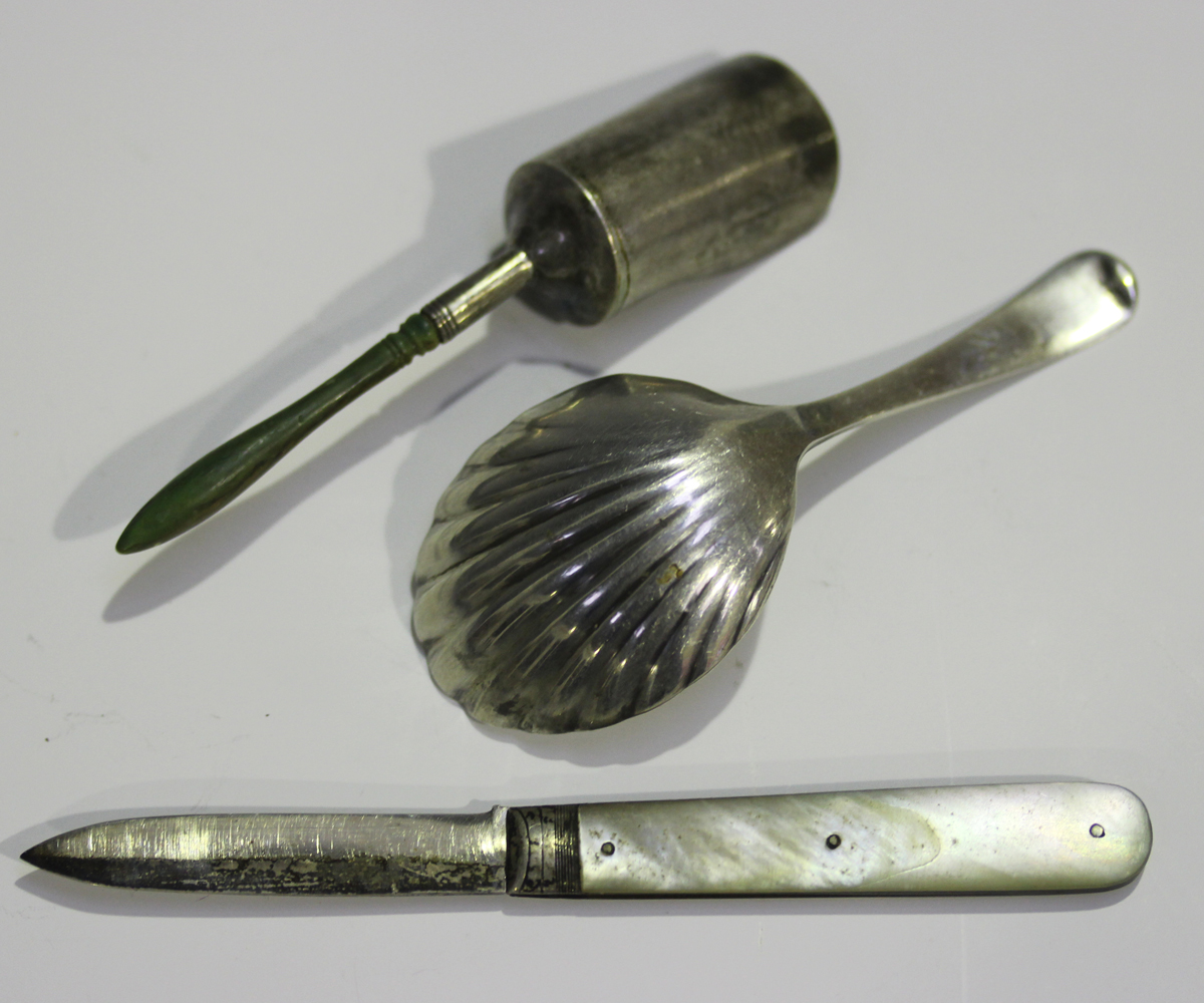 A George III silver caddy shovel with green stained ivory handle, Birmingham 1805 by William Pugh, - Image 3 of 3