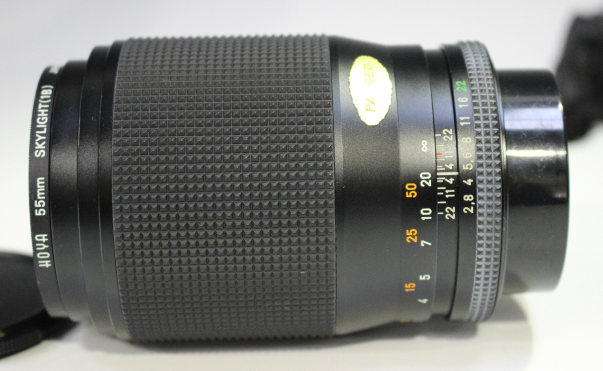 A group of camera lenses, comprising a Schneider-Kreuznach Tele-Xenar 1:5.5/180 lens, No. 3520630, a - Image 10 of 13