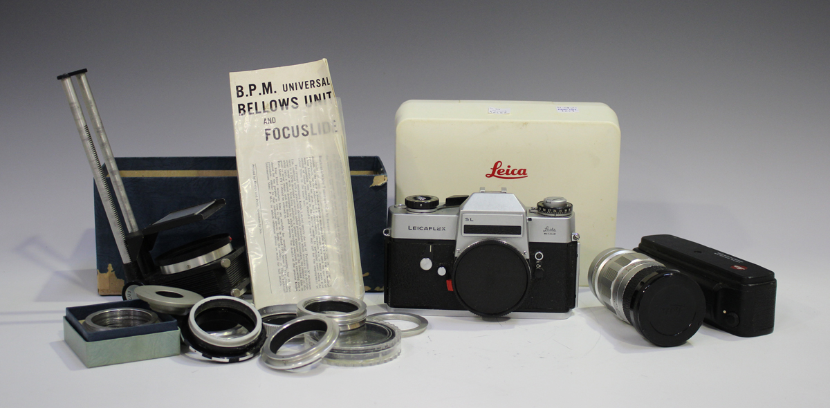 A group of Leitz Wetziar Leica camera equipment, comprising a Leicaflex camera body, No. 1262788, an