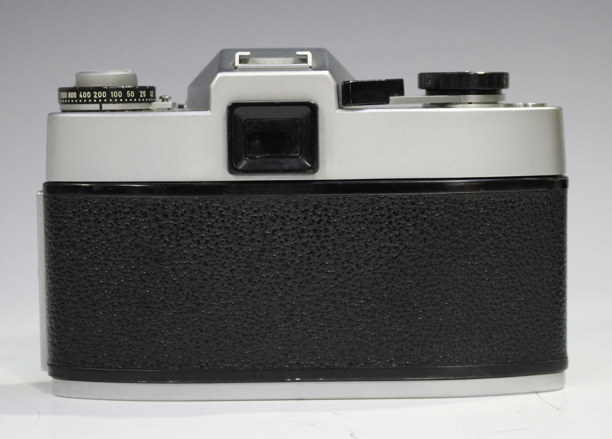 A group of Leitz Wetziar Leica camera equipment, comprising a Leicaflex camera body, No. 1262788, an - Image 9 of 12