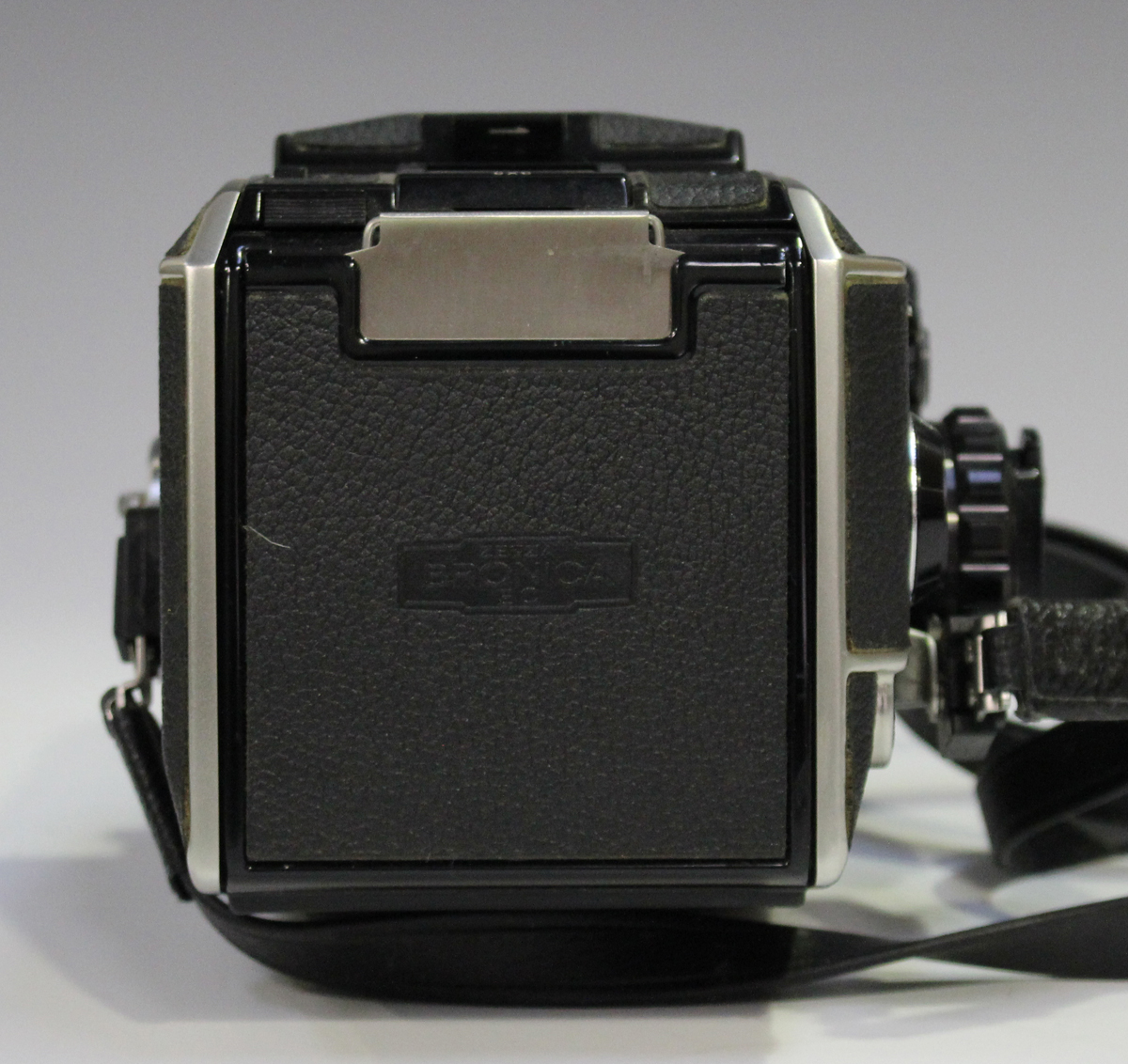 A Zenza Bronica EC-TL camera, No. CB363536, with Zenzanon MC 1:2.4 f=80mm lens, No. 801757, together - Image 10 of 12