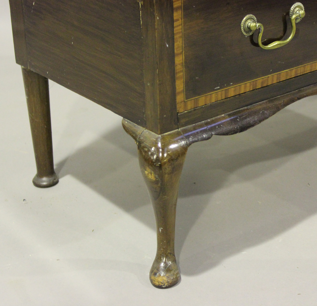 An early 20th century George III style mahogany and satinwood crossbanded chest, raised on - Image 3 of 5