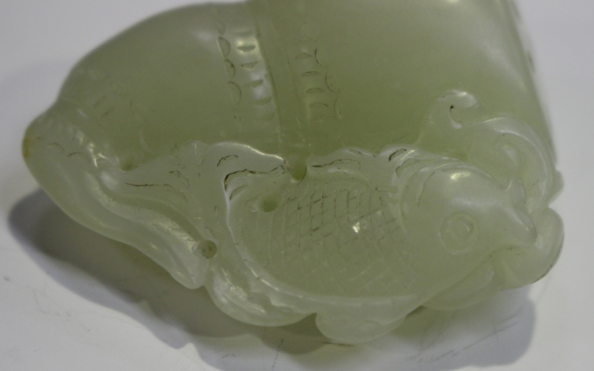 Two Chinese pale celadon jade pendants, late 19th/20th century, the first carved in the form of a - Image 3 of 8