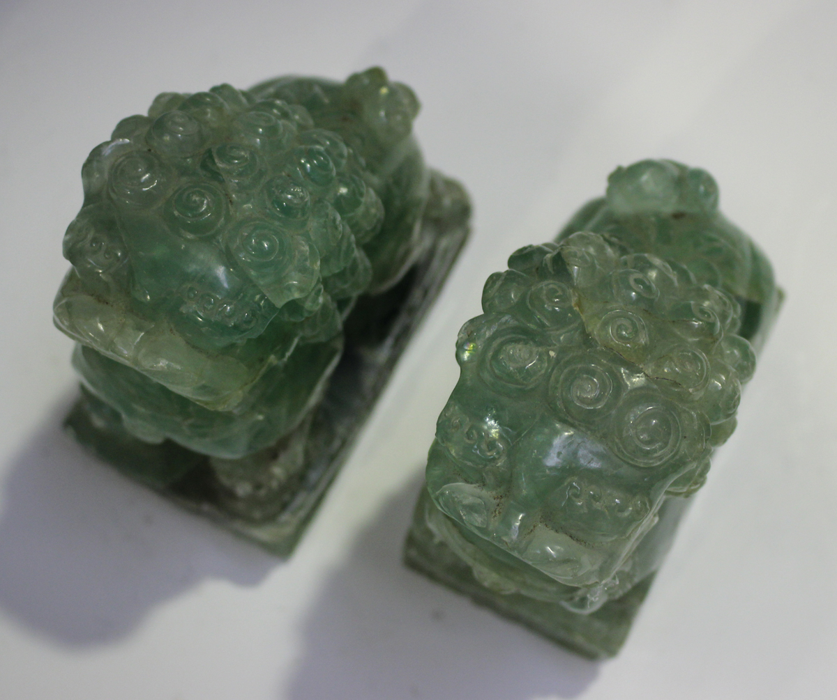 A group of Chinese hardstone carvings, mostly 20th century, including a pair of green quartz - Image 4 of 20