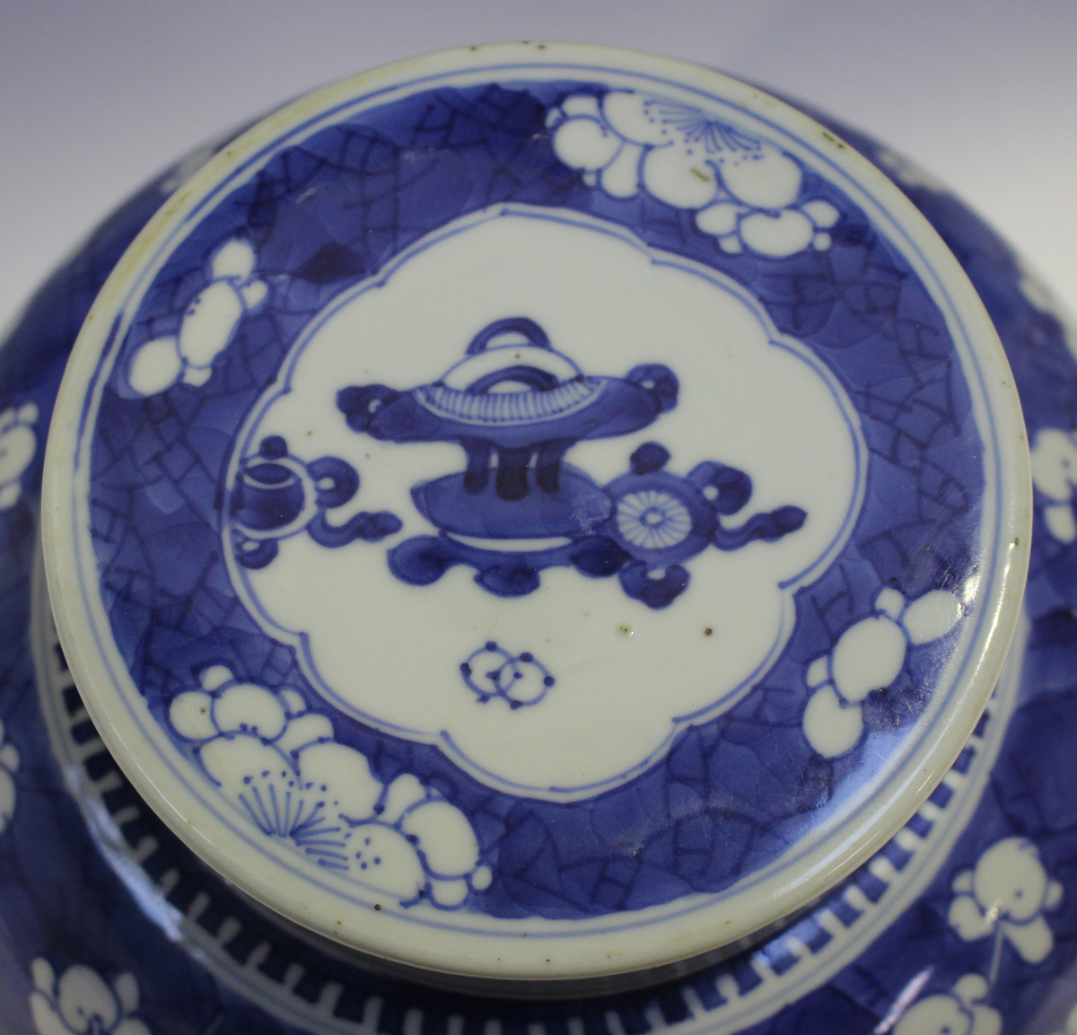 A Chinese blue and white porcelain ginger jar and cover, Kangxi period, painted with panels of - Image 9 of 11