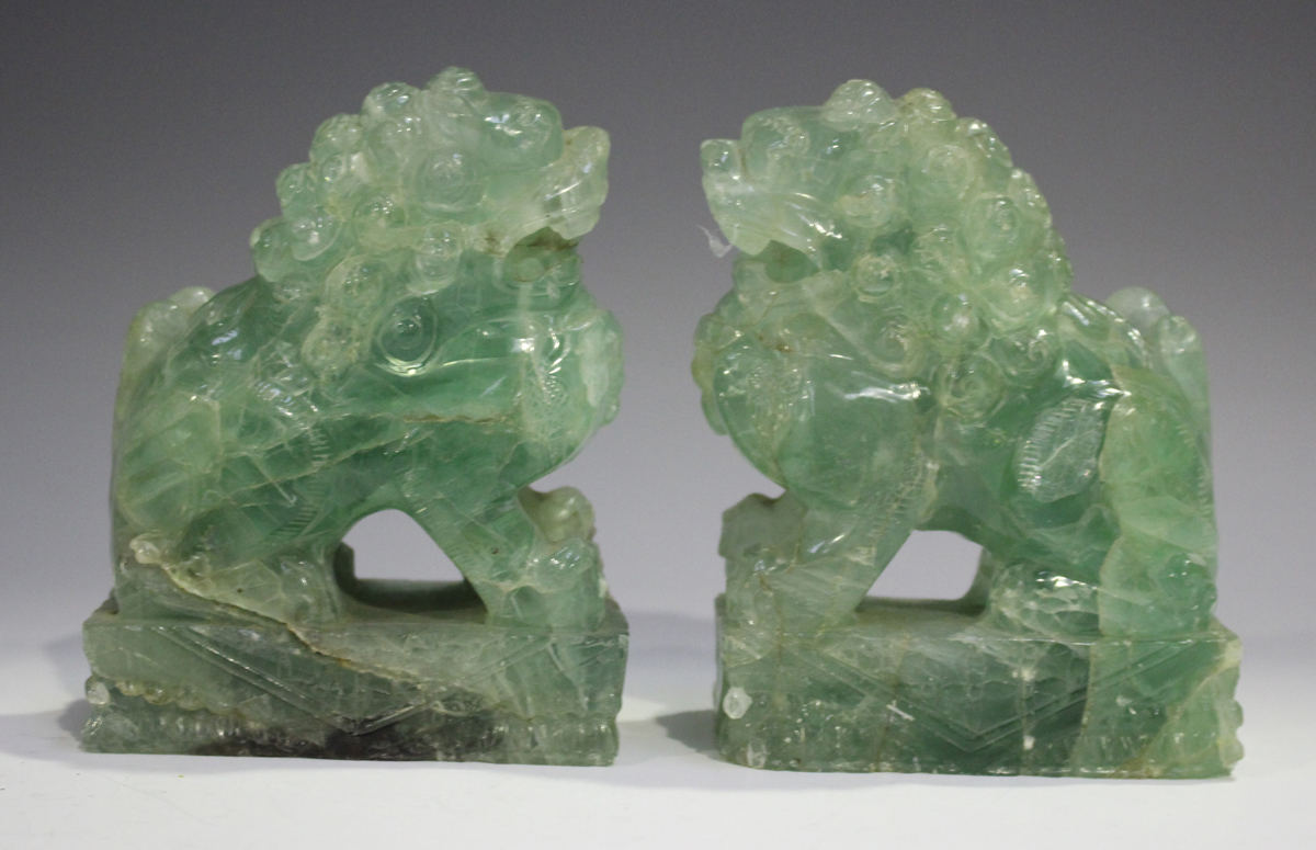 A group of Chinese hardstone carvings, mostly 20th century, including a pair of green quartz - Image 5 of 20