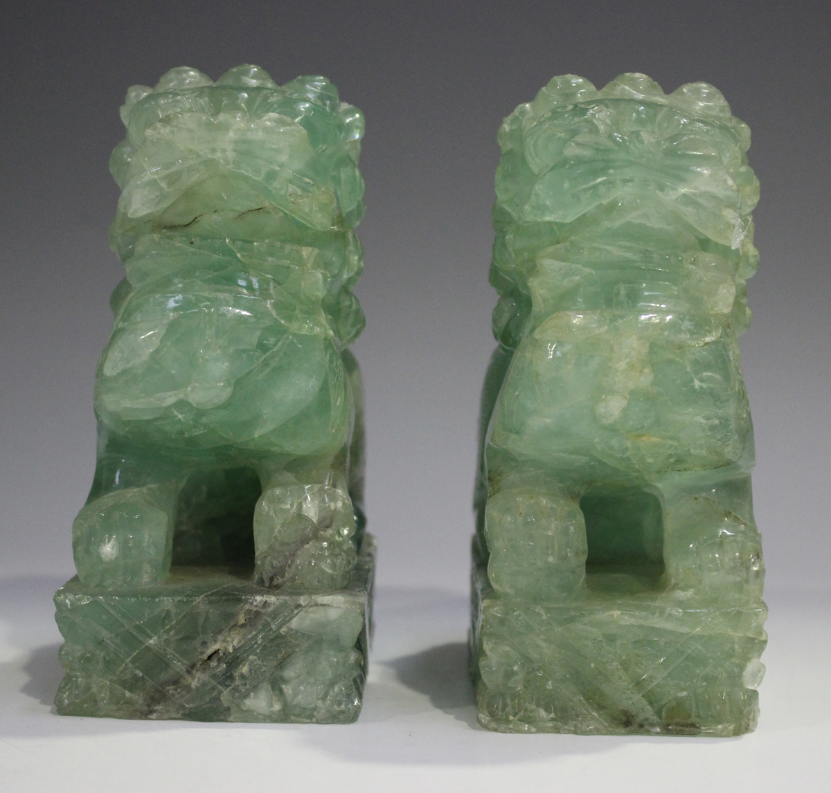 A group of Chinese hardstone carvings, mostly 20th century, including a pair of green quartz - Image 6 of 20