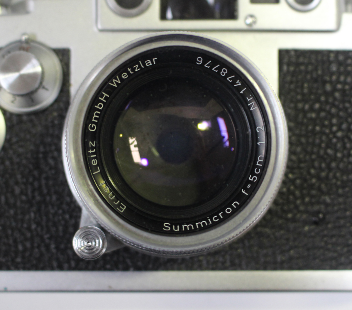 A Leica IIIg camera, No. 934525, circa 1958, with Leitz Summicron f=5cm 1:2 lens, No. 1478776, - Image 2 of 5