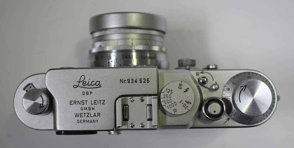 A Leica IIIg camera, No. 934525, circa 1958, with Leitz Summicron f=5cm 1:2 lens, No. 1478776, - Image 5 of 5