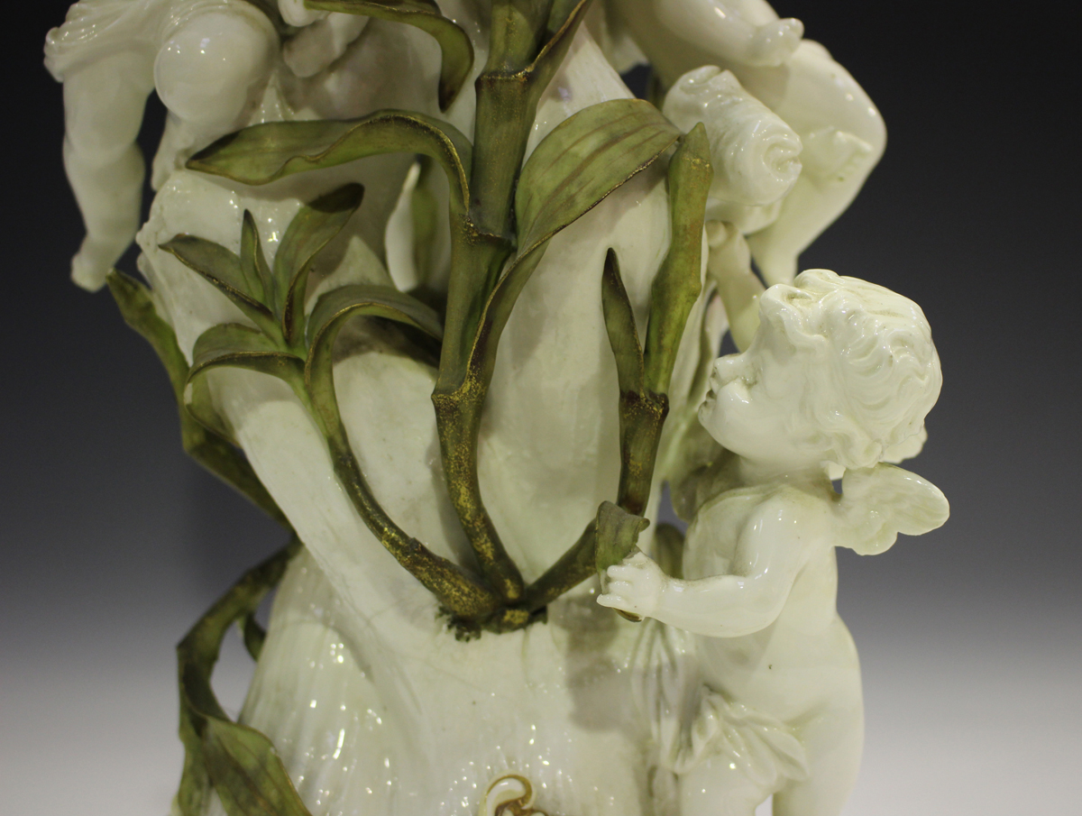 A Moore Brothers oil lamp, late 19th century, the trunk stem applied with four putti and entwined - Image 8 of 17