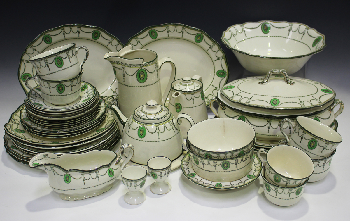 A Royal Doulton Countess pattern part service, comprising tureen and two covers, five dinner