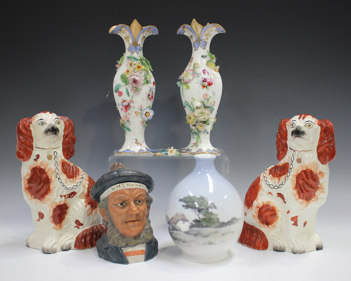 A mixed group of pottery and porcelain, 19th and 20th century, including a Baker, Bevans and Irwin - Image 4 of 8