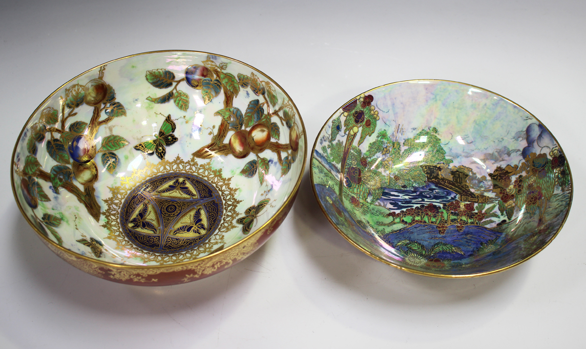 An Aynsley lustre bowl, early 20th century, decorated to the interior with butterflies amidst