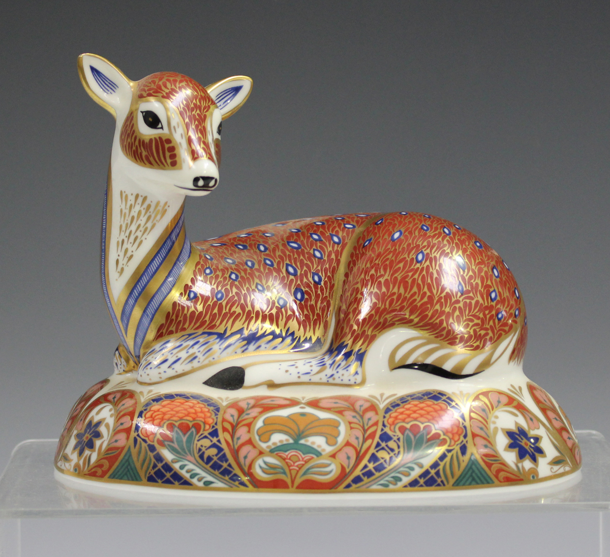 A Royal Crown Derby Collector's Guild Imari Deer paperweight, circa 1994, gold stopper to base,