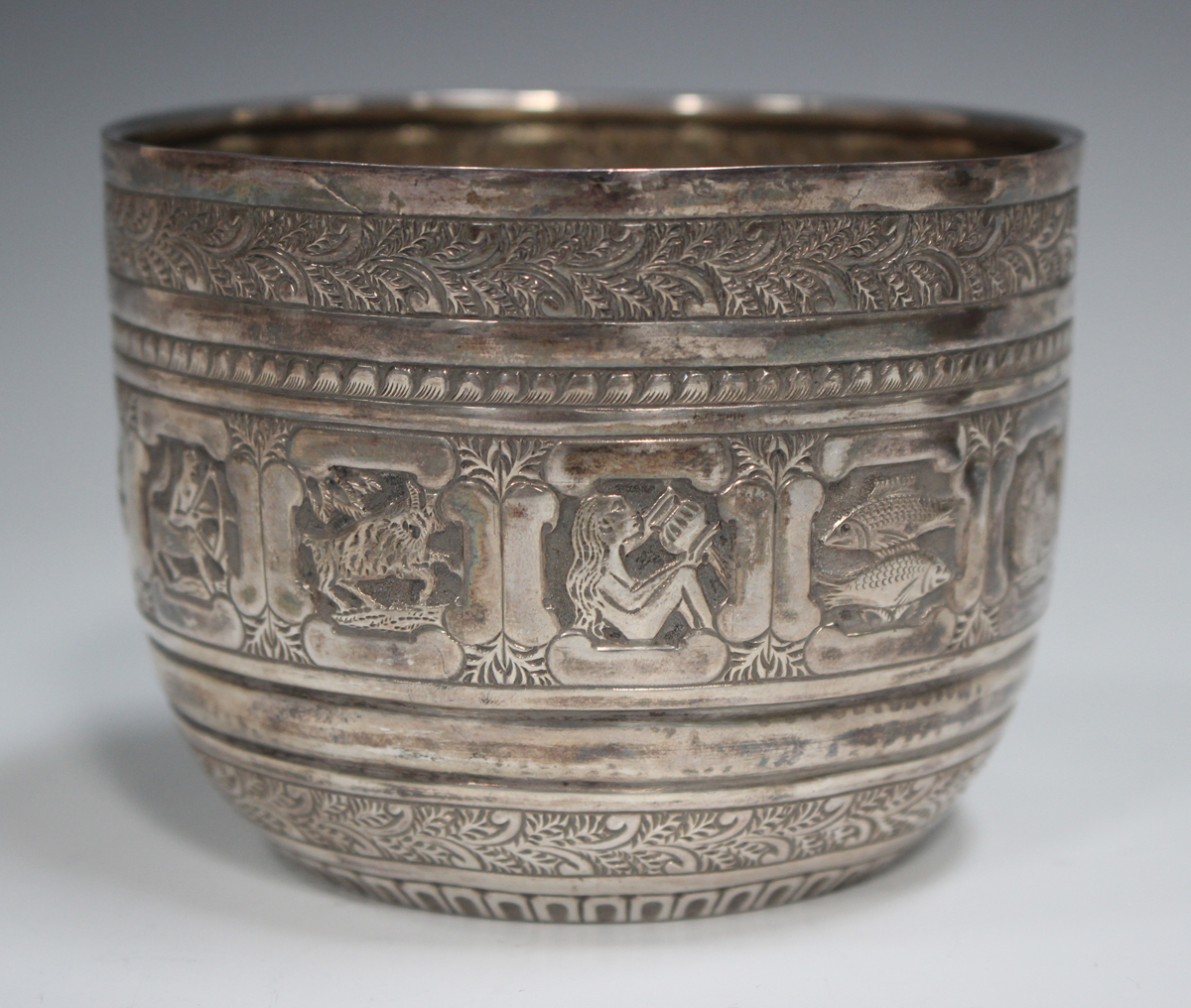 A late Victorian silver sugar bowl, embossed with the twelve signs of the zodiac between foliate - Image 3 of 3