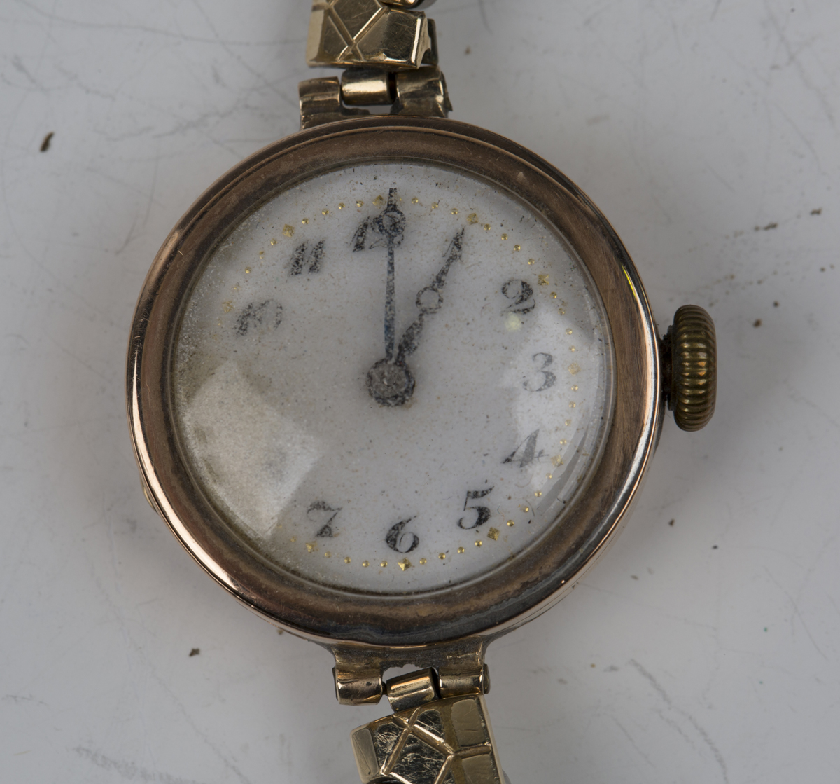 An Omega 18ct gold curved square cased lady's wristwatch, the signed circular jewelled lever - Image 4 of 7