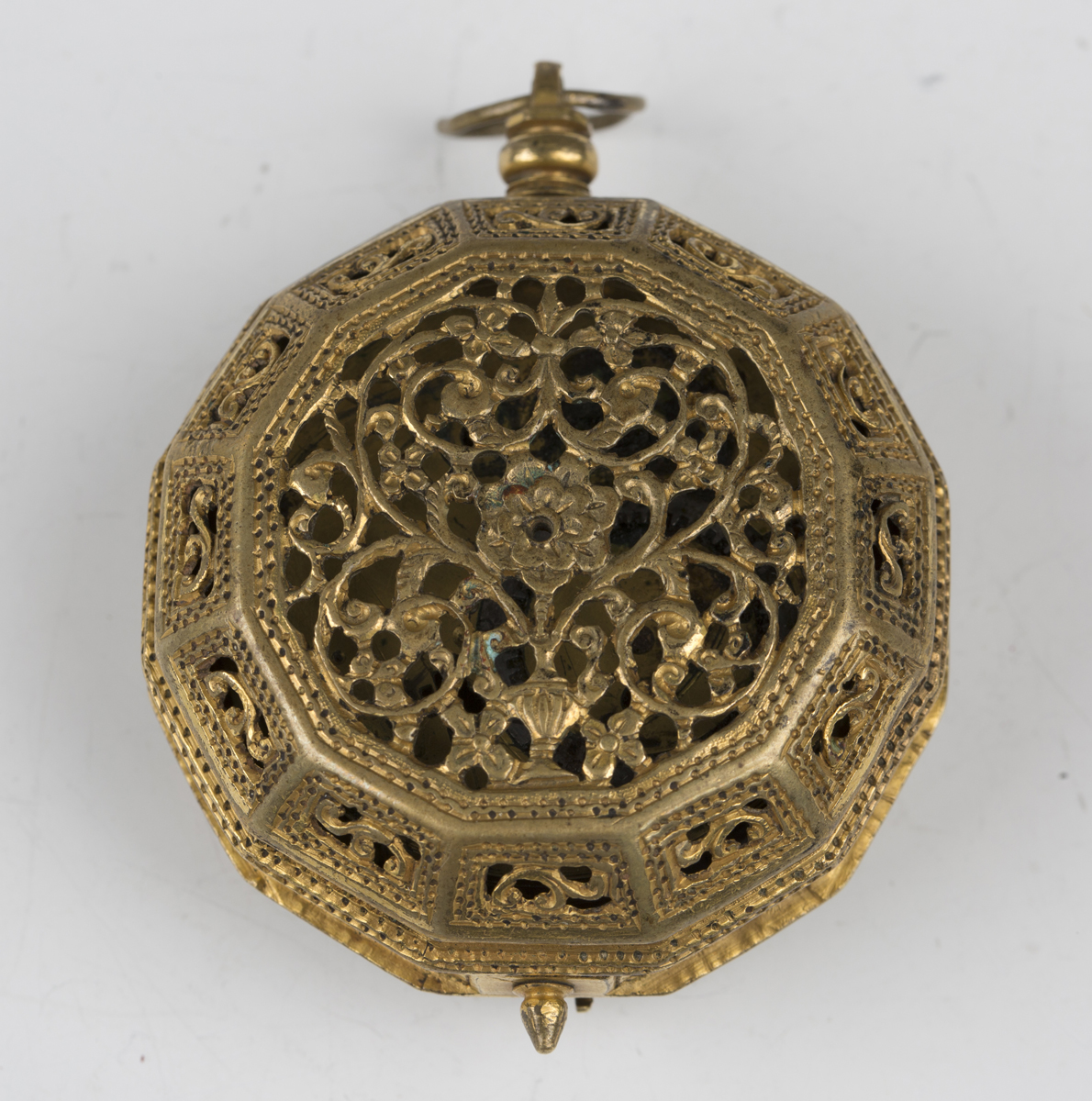 A rare late 16th/early 17th century German gilt brass pocket watch case, probably Augsburg or - Image 4 of 8