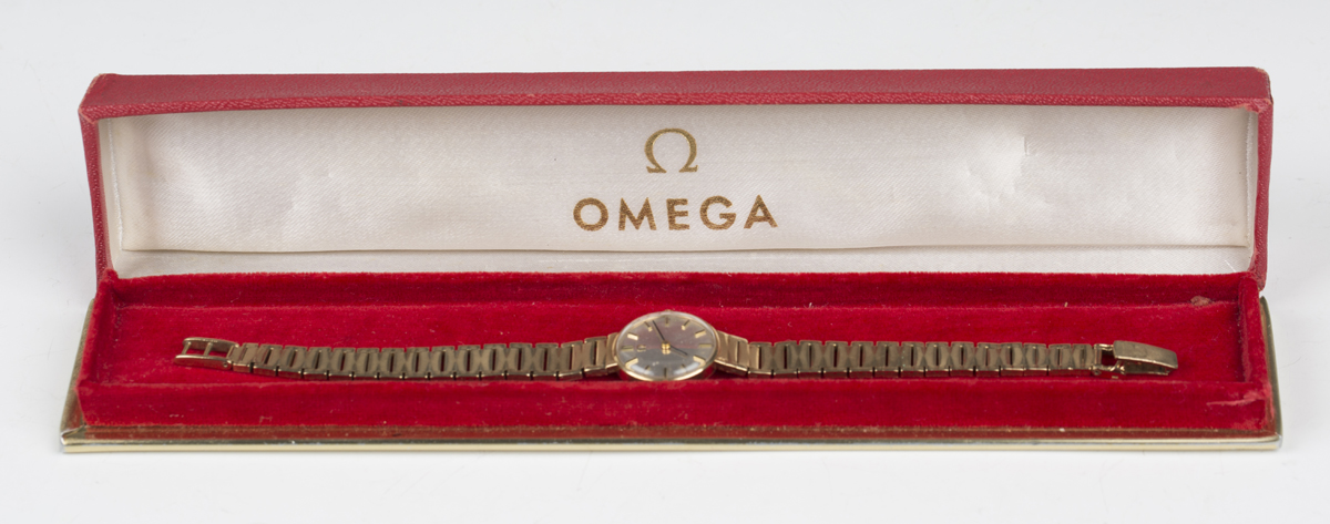 An Omega 9ct gold lady's bracelet wristwatch, the signed movement numbered '22441009', the signed - Image 2 of 7