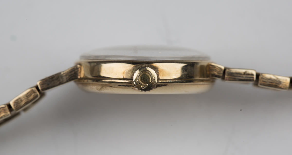 An Omega 9ct gold lady's bracelet wristwatch, the signed movement numbered '22441009', the signed - Image 4 of 7