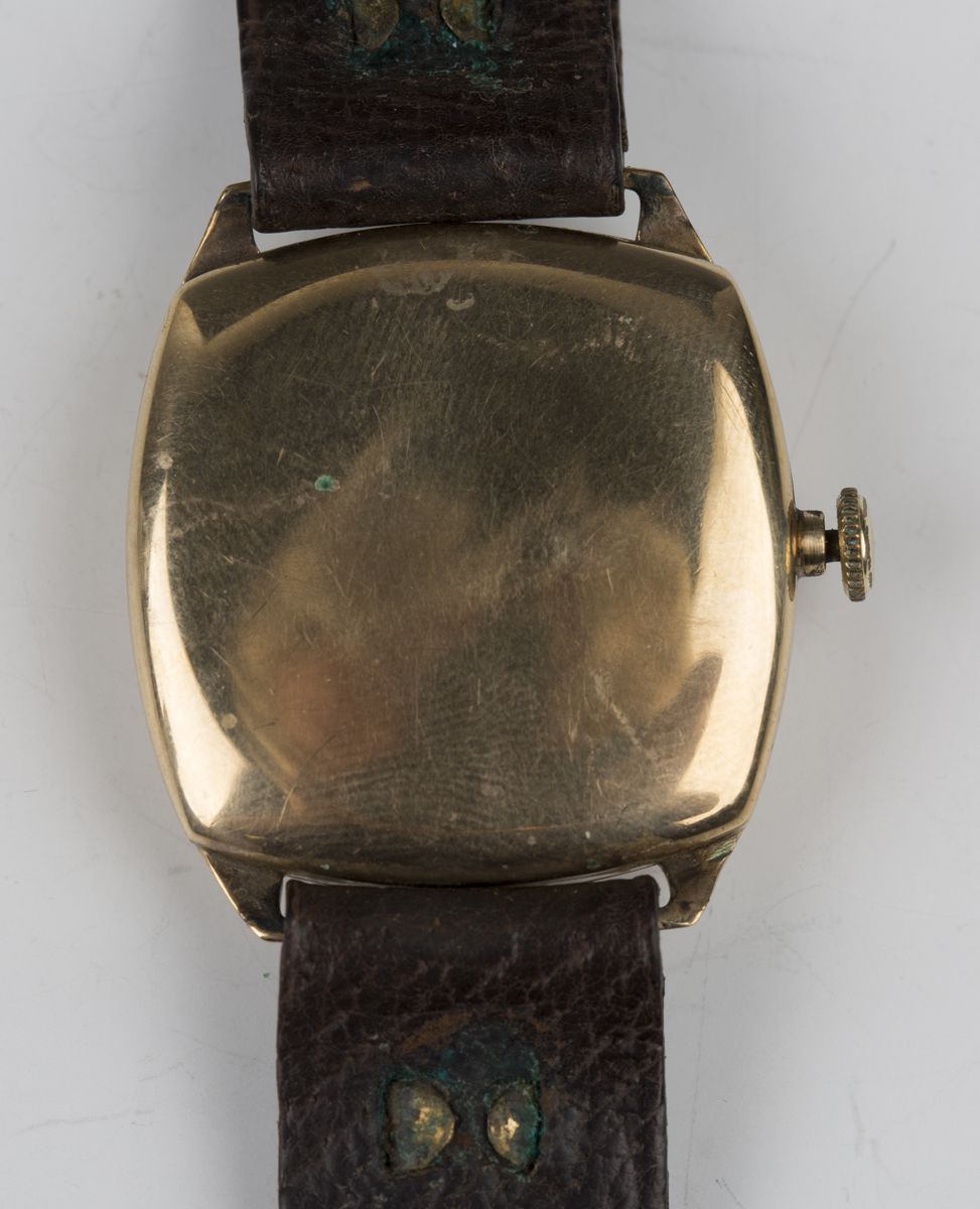 A Longines 9ct gold cushion cased gentleman's wristwatch, the signed jewelled lever movement - Image 4 of 6