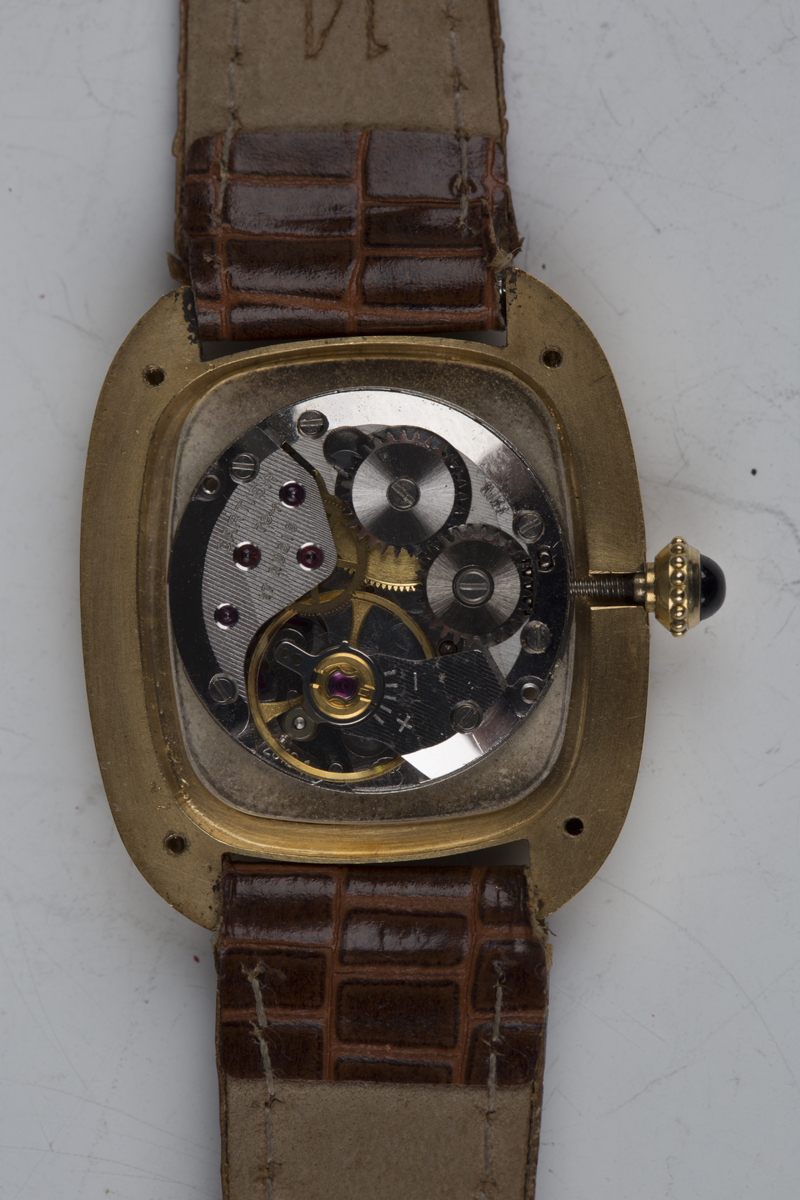 A Cartier 18ct gold lady's wristwatch, circa 1976, the signed jewelled movement detailed '78-1' - Image 6 of 7