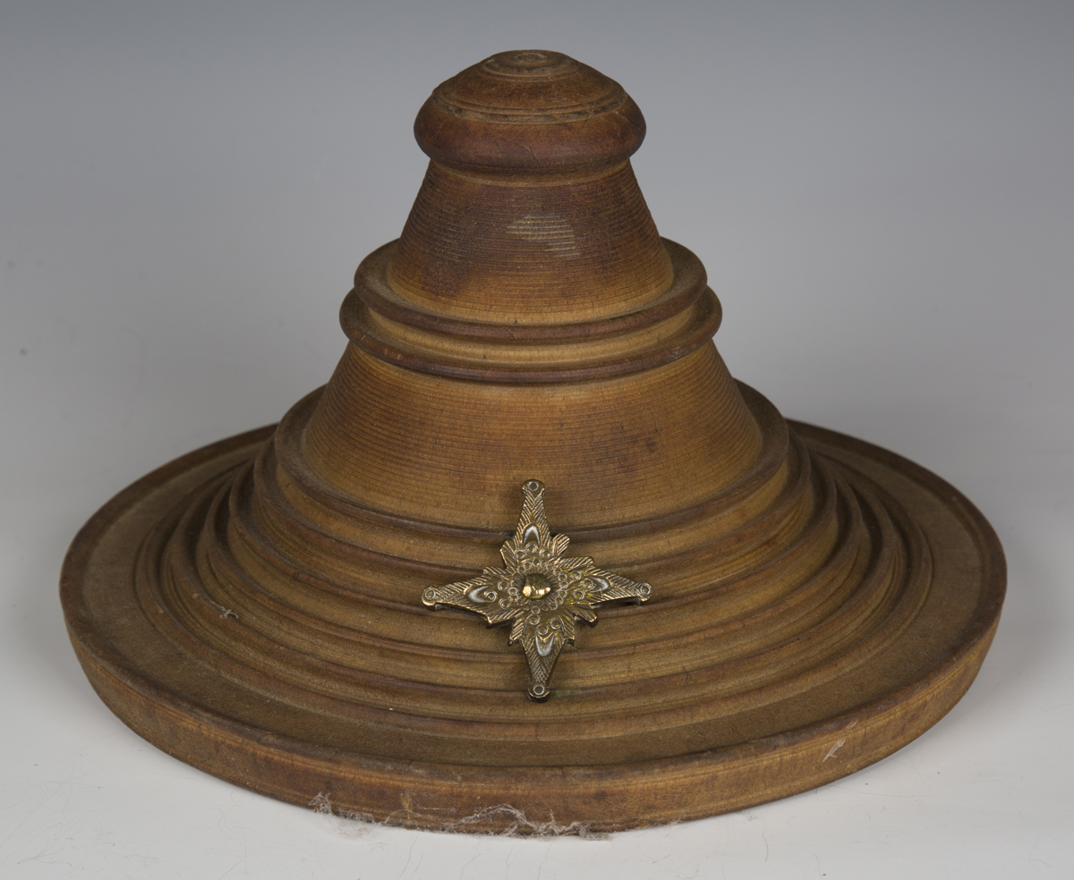 A late 19th century Omani rhinoceros hide buckler of circular shaped umbonate form with applied - Image 3 of 5