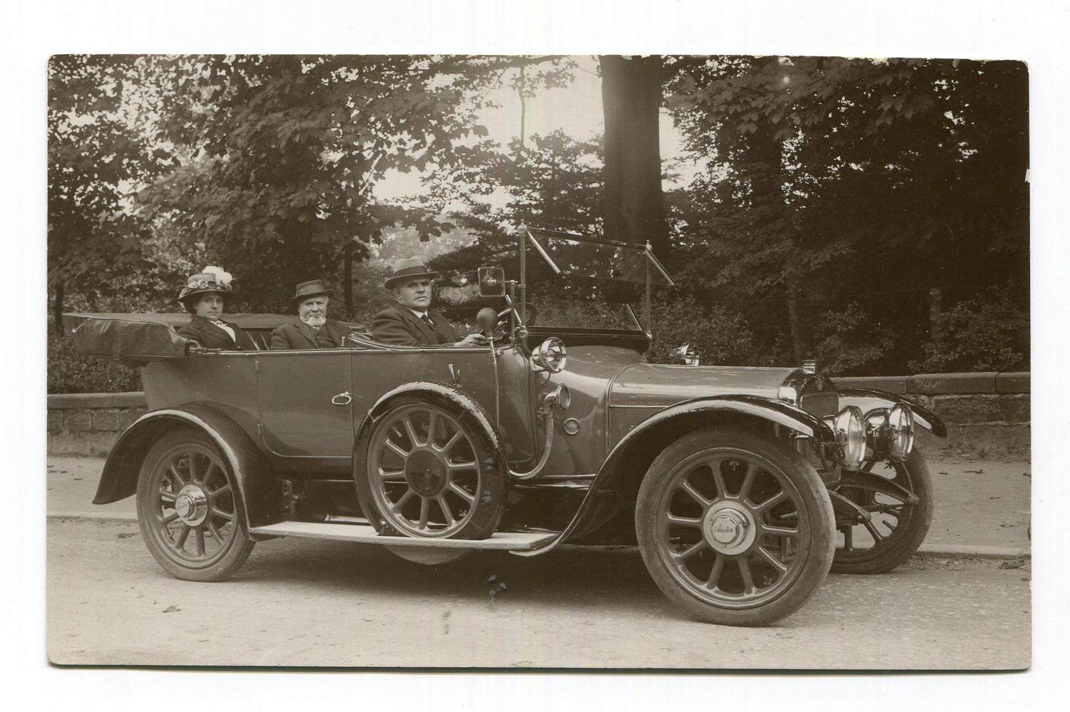 AUSTIN. A collection of 42 postcards and photographs of pre-1920 Austin motorcars, including two - Image 2 of 5