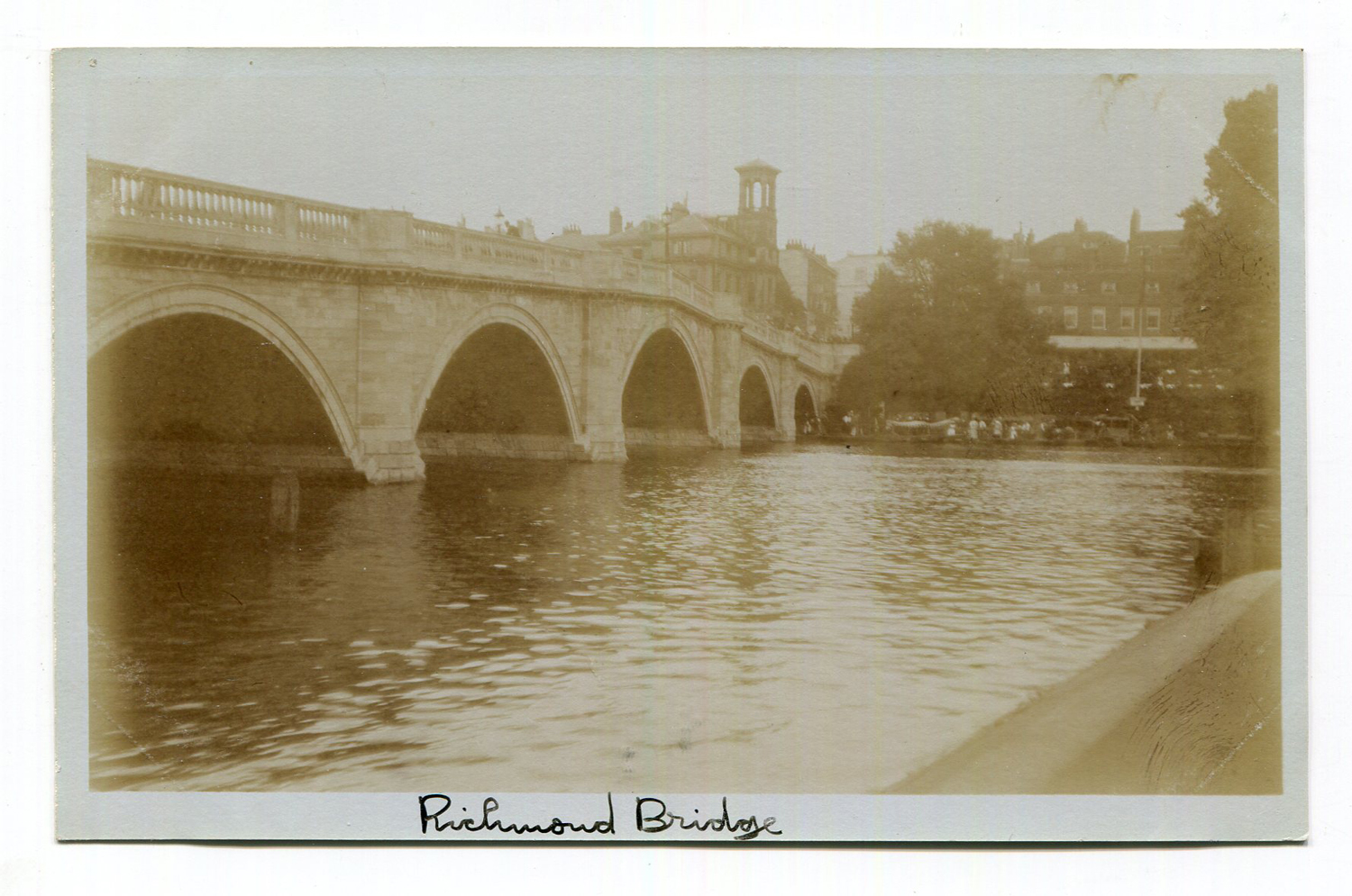A collection of 17 photographic postcards of Richmond and Kingston on Thames, including postcards - Image 3 of 5