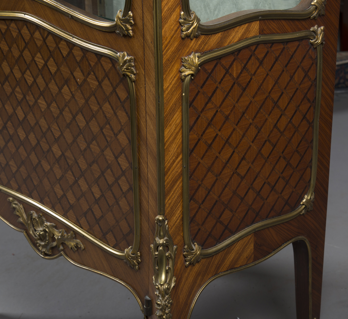 An early 20th century French kingwood and ormolu mounted vitrine, fitted with a glazed and parquetry - Image 5 of 9