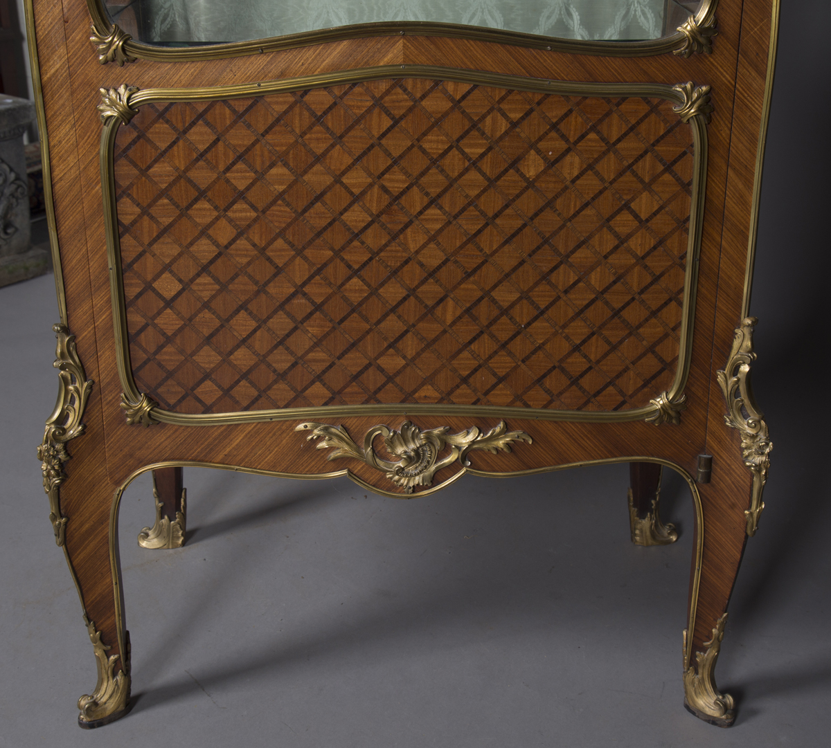 An early 20th century French kingwood and ormolu mounted vitrine, fitted with a glazed and parquetry - Image 7 of 9