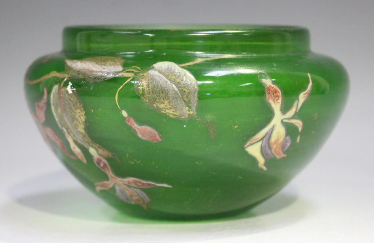 A Cristallerie de Gallé emerald green glass bowl, circa 1900, designed by Emile Gallé, decorated - Image 4 of 5
