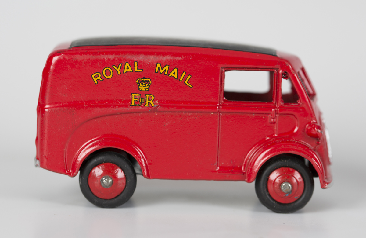 A Dinky Toys Gift Set No. 299 Post Office Services, comprising Royal Mail van, Post Office - Image 2 of 7