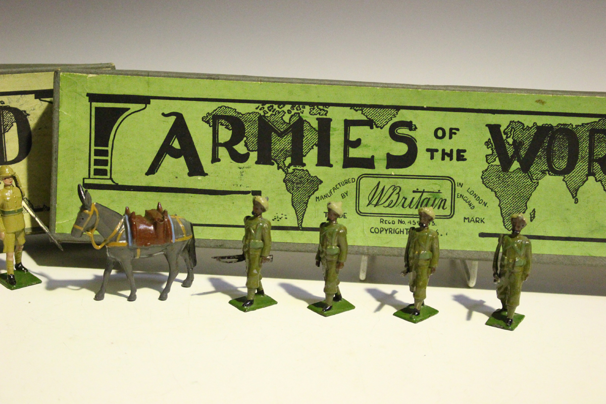 A Britains Armies of the World No. 1902 The Union of South Africa Defence Forces (Infantry) and a - Image 2 of 3