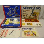 A French Meccano No 4 boxed set and a Meccano yellow/blue motorised No 2 boxed set (2)