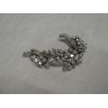 A good quality platinum leaf-shaped brooch mounted 80 diamonds of bright cut,