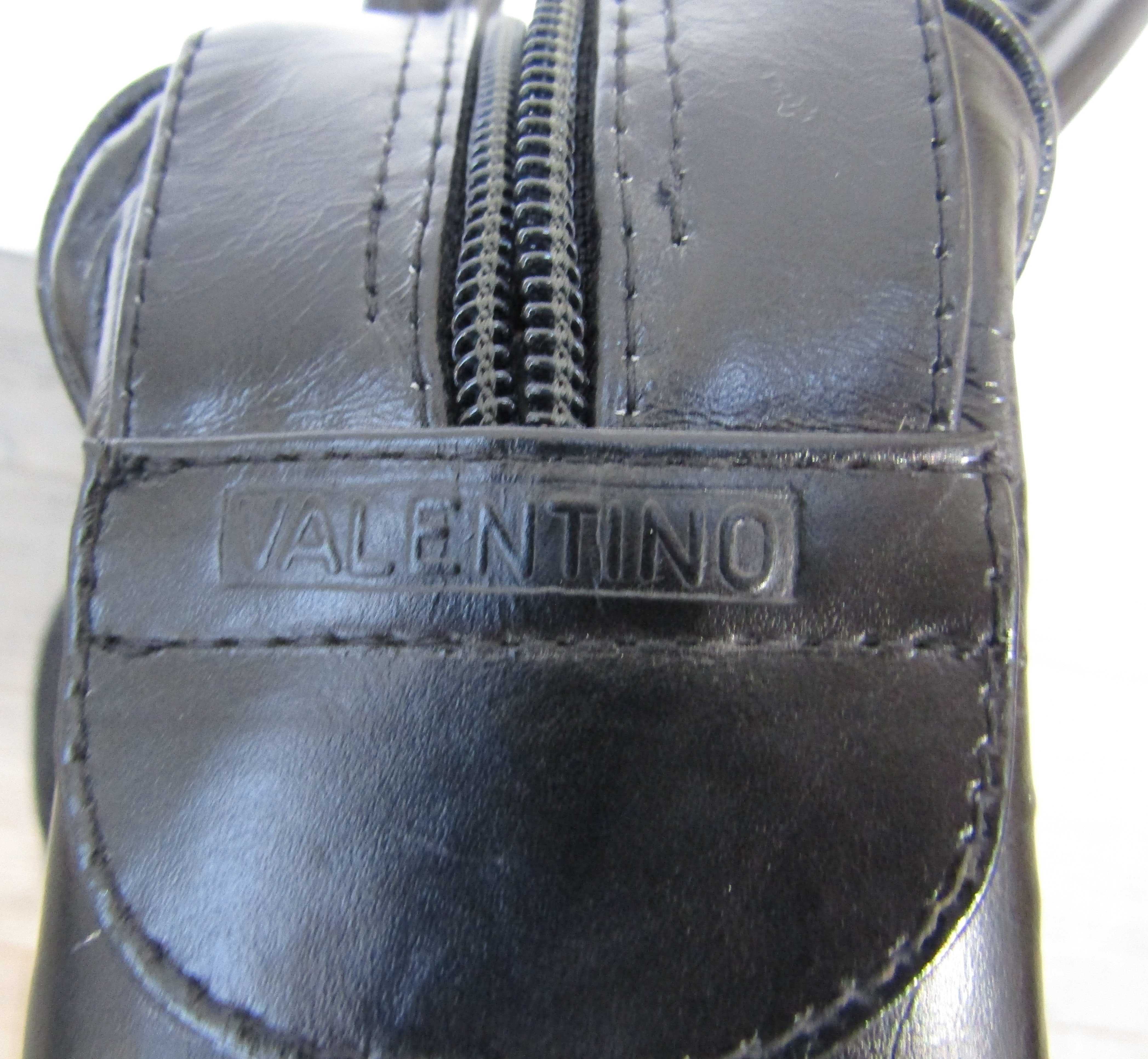 VALENTINO black leather soft body handbag. - Image 11 of 12