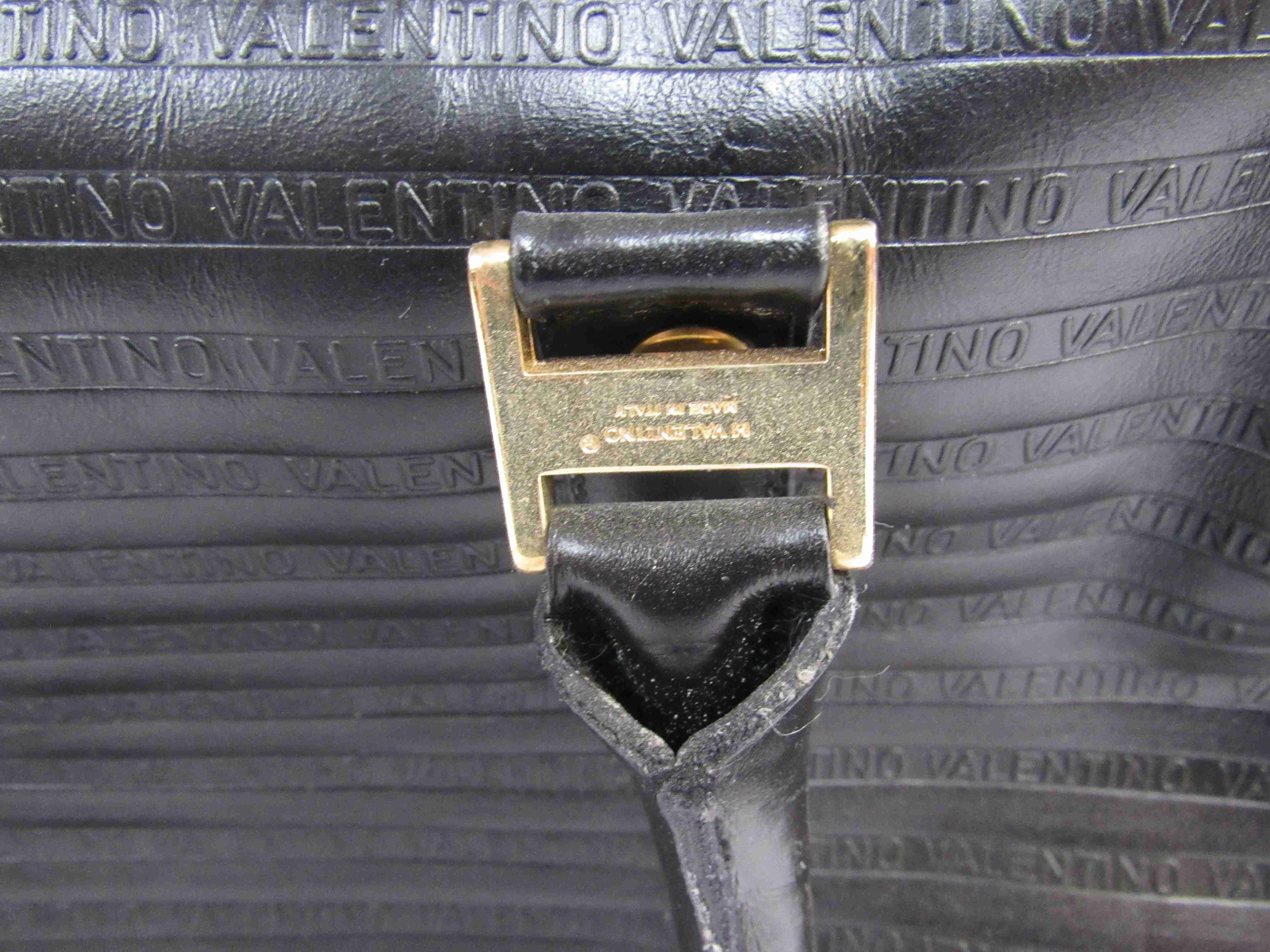 VALENTINO black leather soft body handbag. - Image 2 of 12