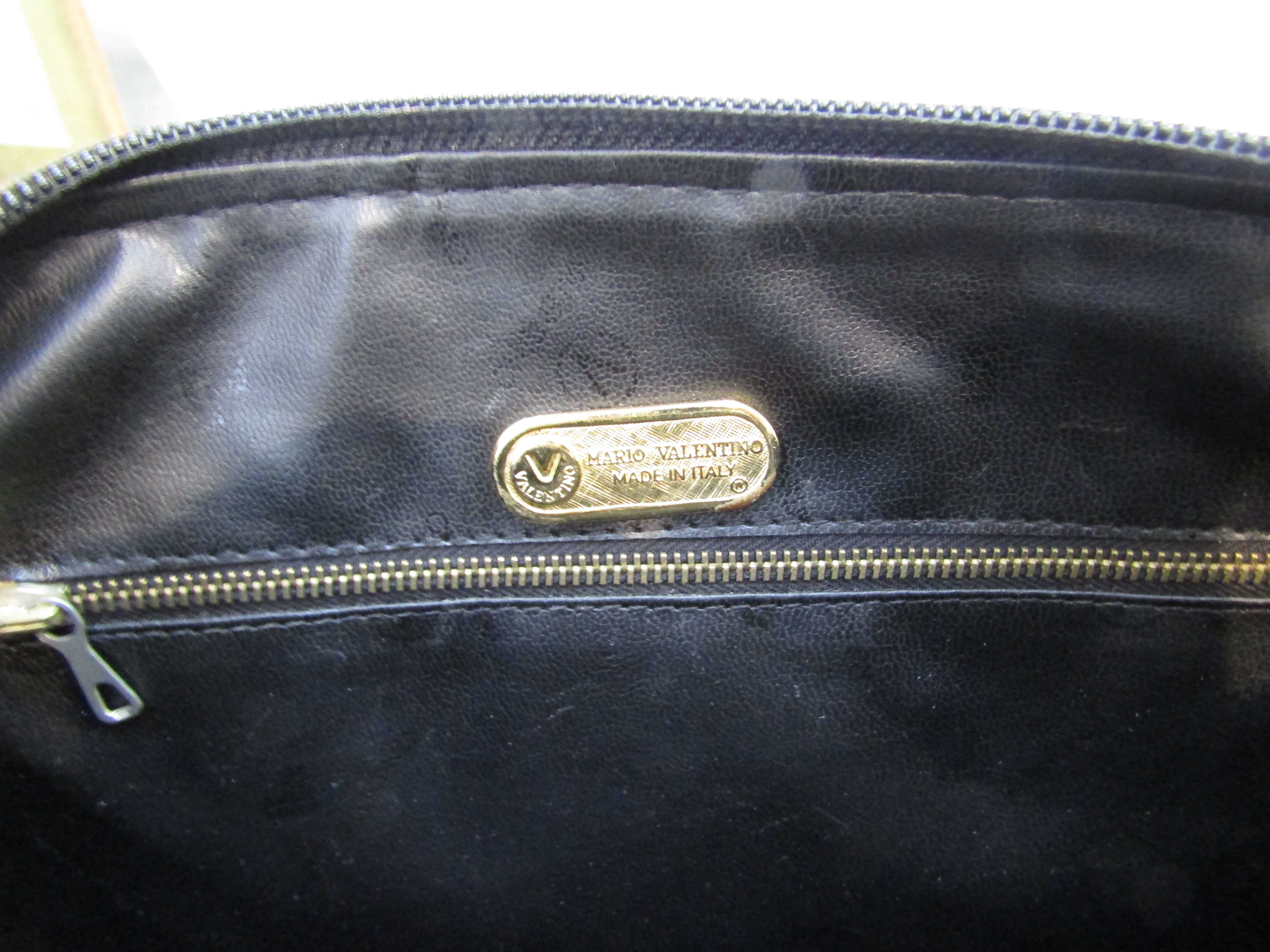 VALENTINO black leather soft body handbag. - Image 10 of 12