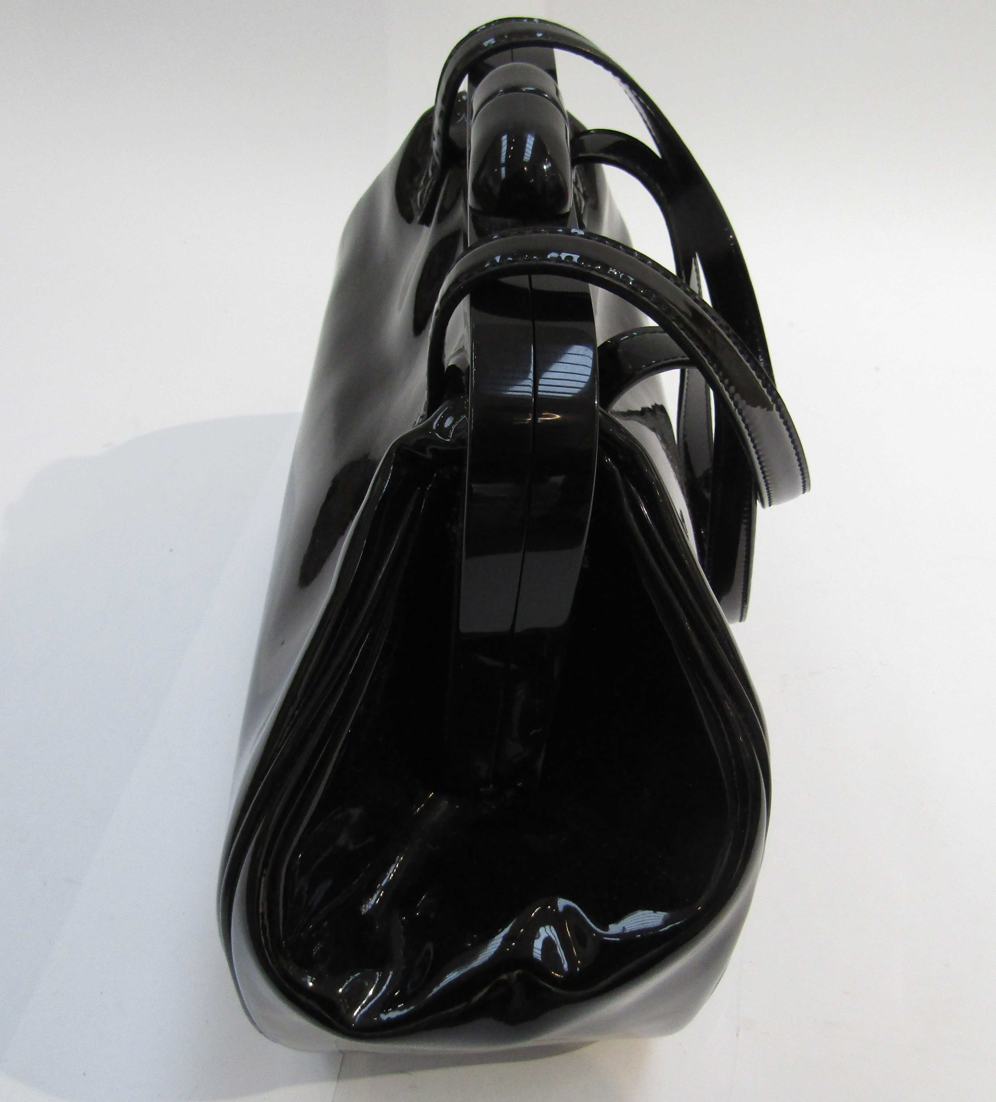 LULU GUINNESS large Pollyanna bag. This fabulous black bag has a patent leather body. - Image 13 of 14