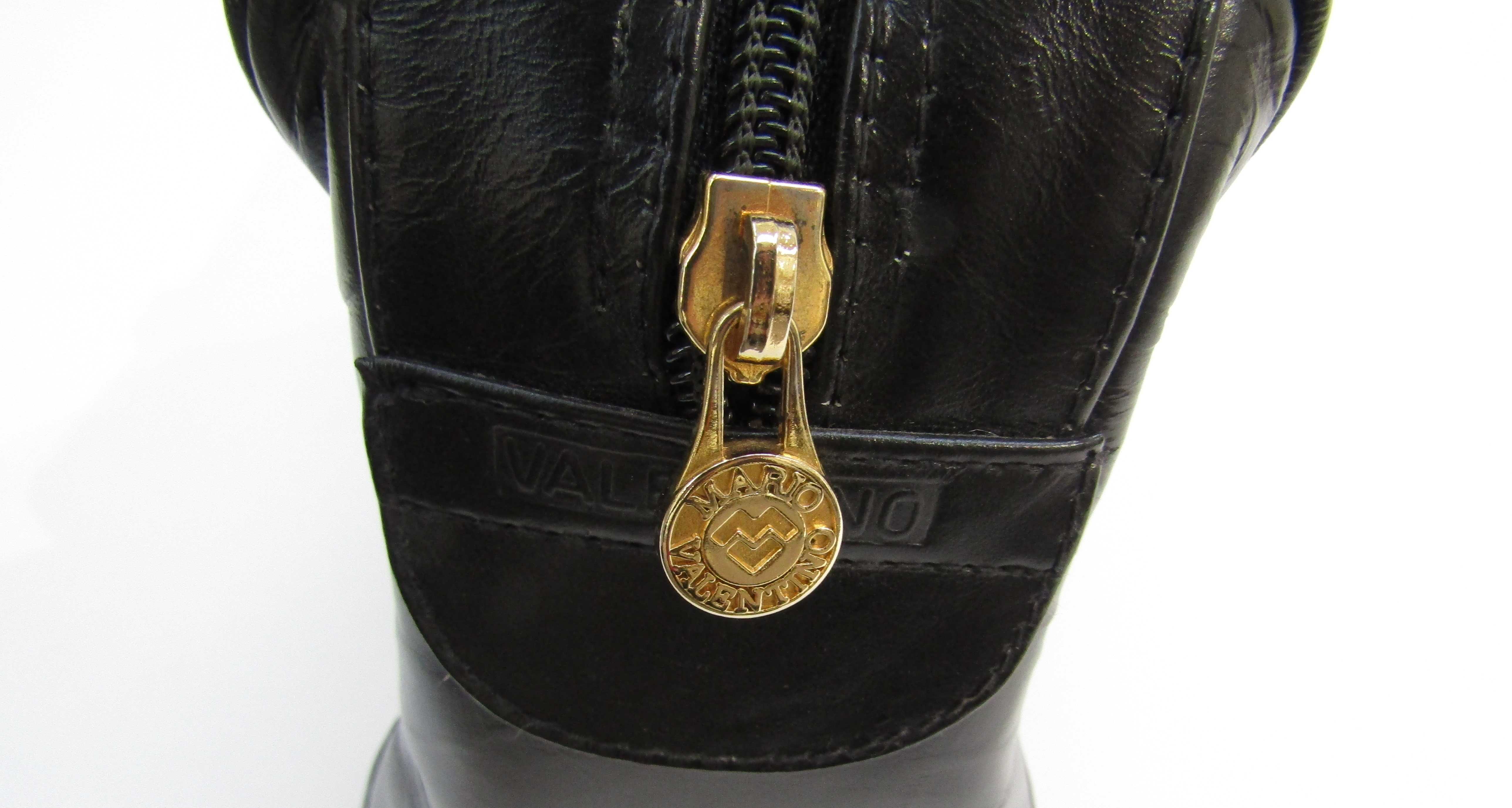VALENTINO black leather soft body handbag. - Image 8 of 12
