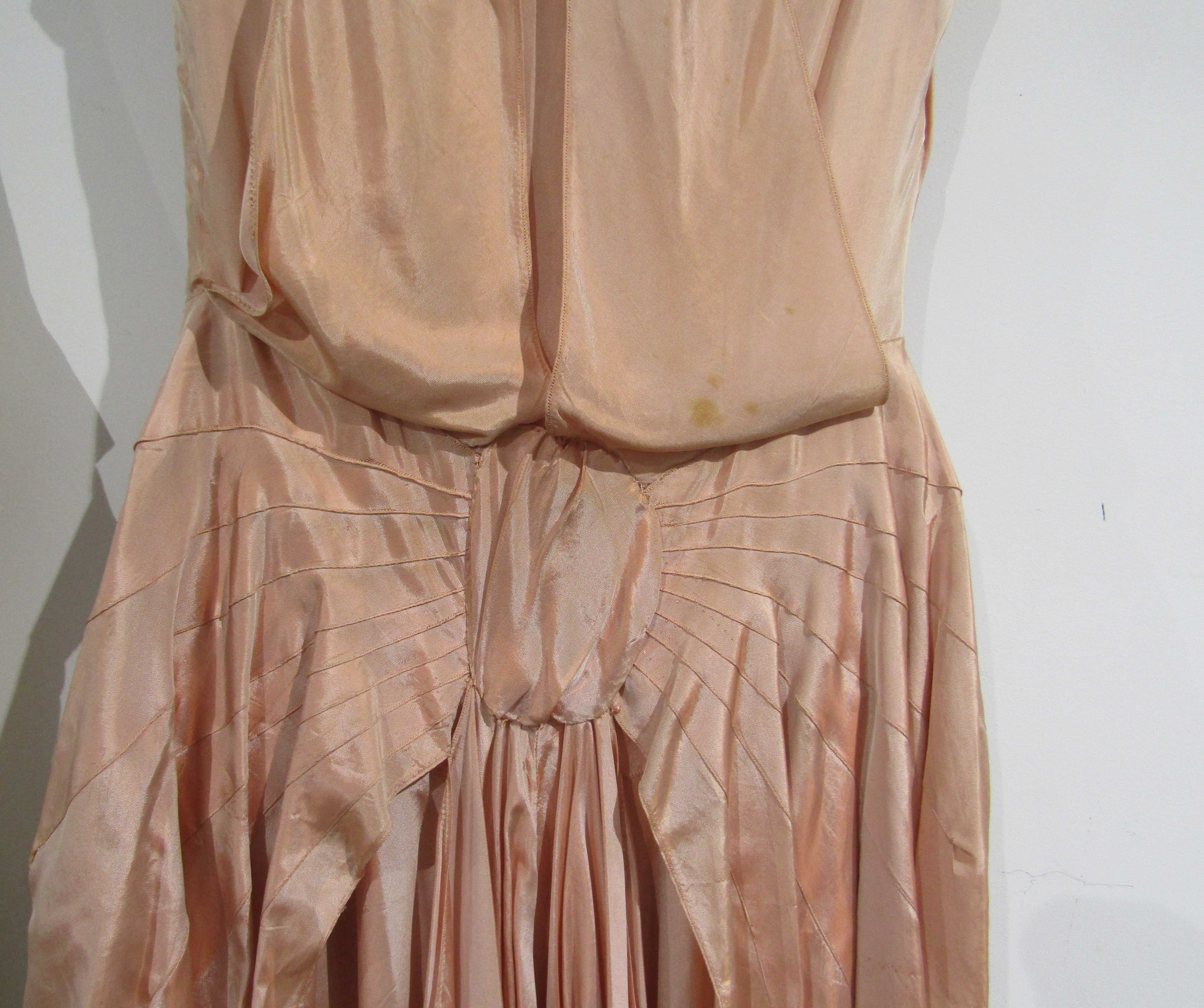 A 1930's peach full length evening dress, loose pleated effect to the hip, - Image 3 of 3