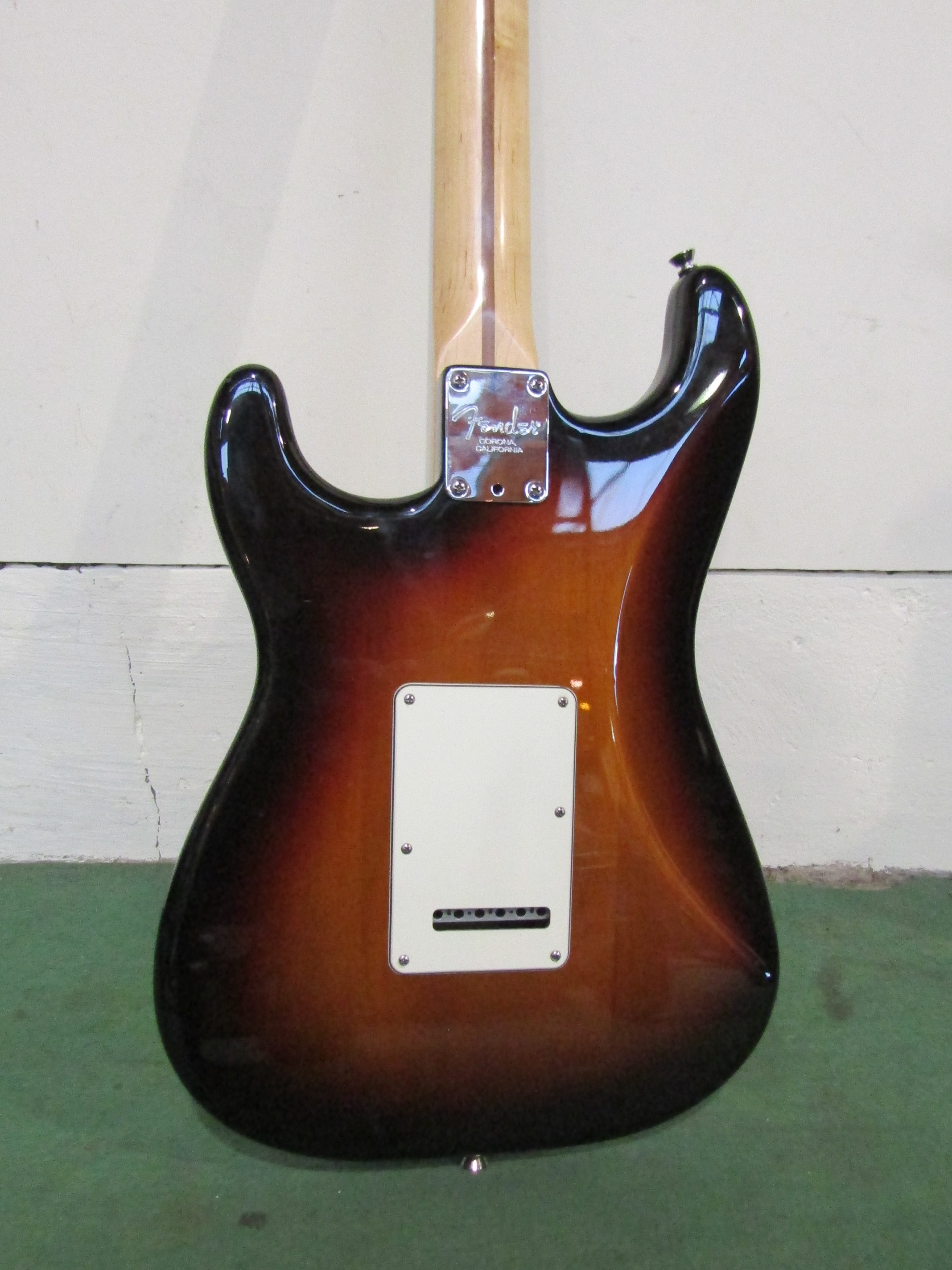 A Fender Stratocaster USA 2009, sunburst paintwork, - Image 4 of 6