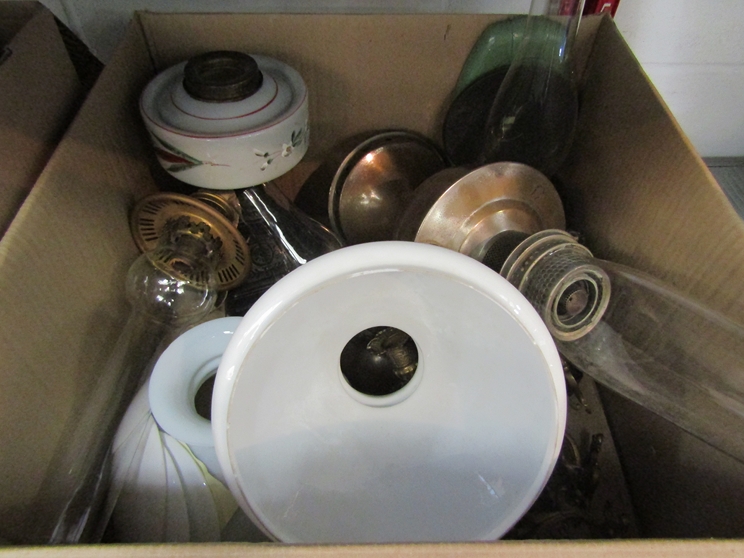 A box of oil lamps, - Image 2 of 2