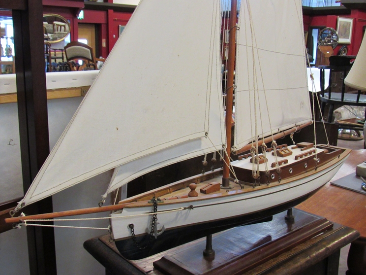 A wooden model yacht, - Image 2 of 3