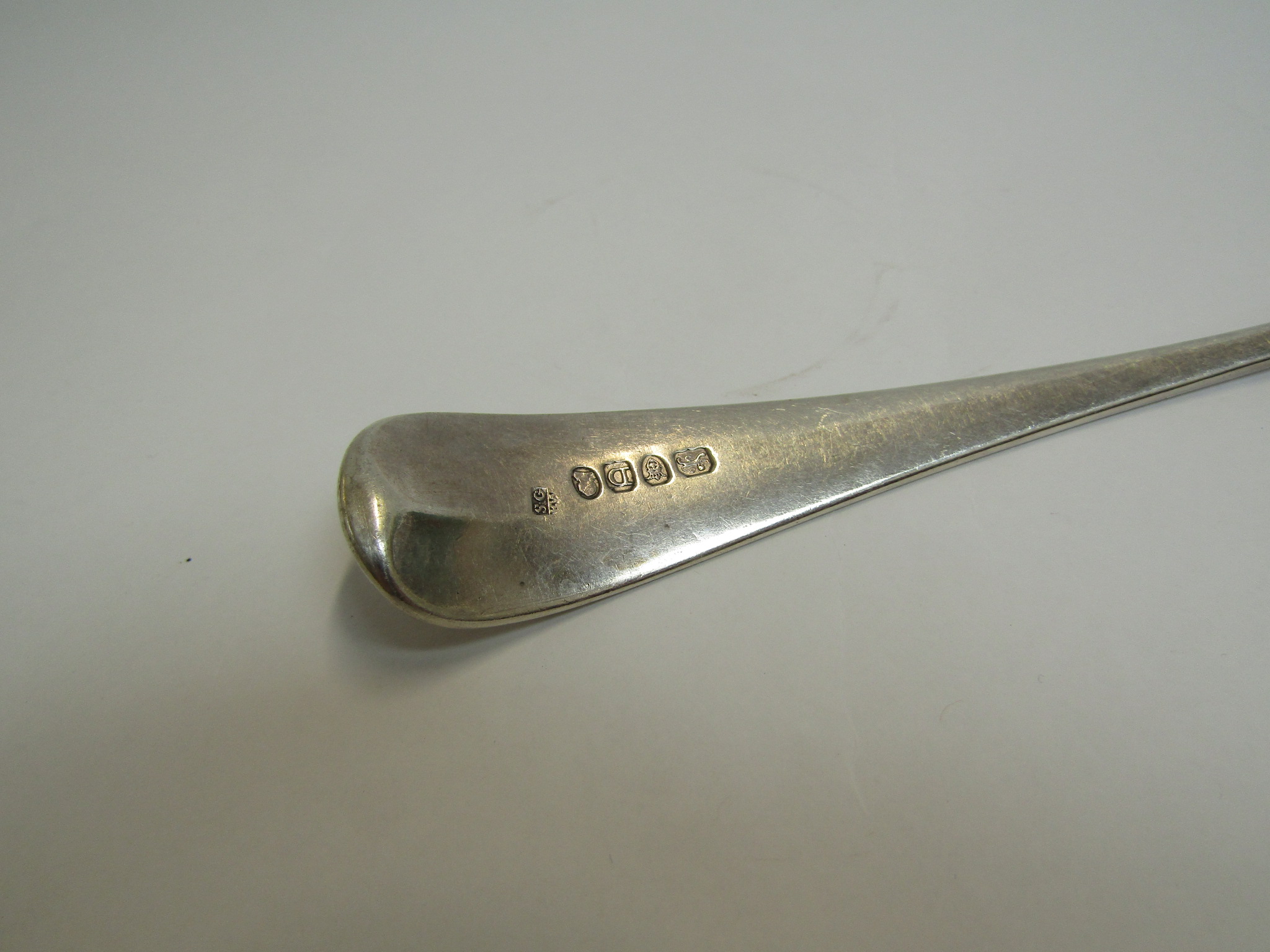 A Samuel Godbehoe and Edward Wigon silver basting/stuffing spoon, London 1799, monogrammed H, - Image 3 of 3