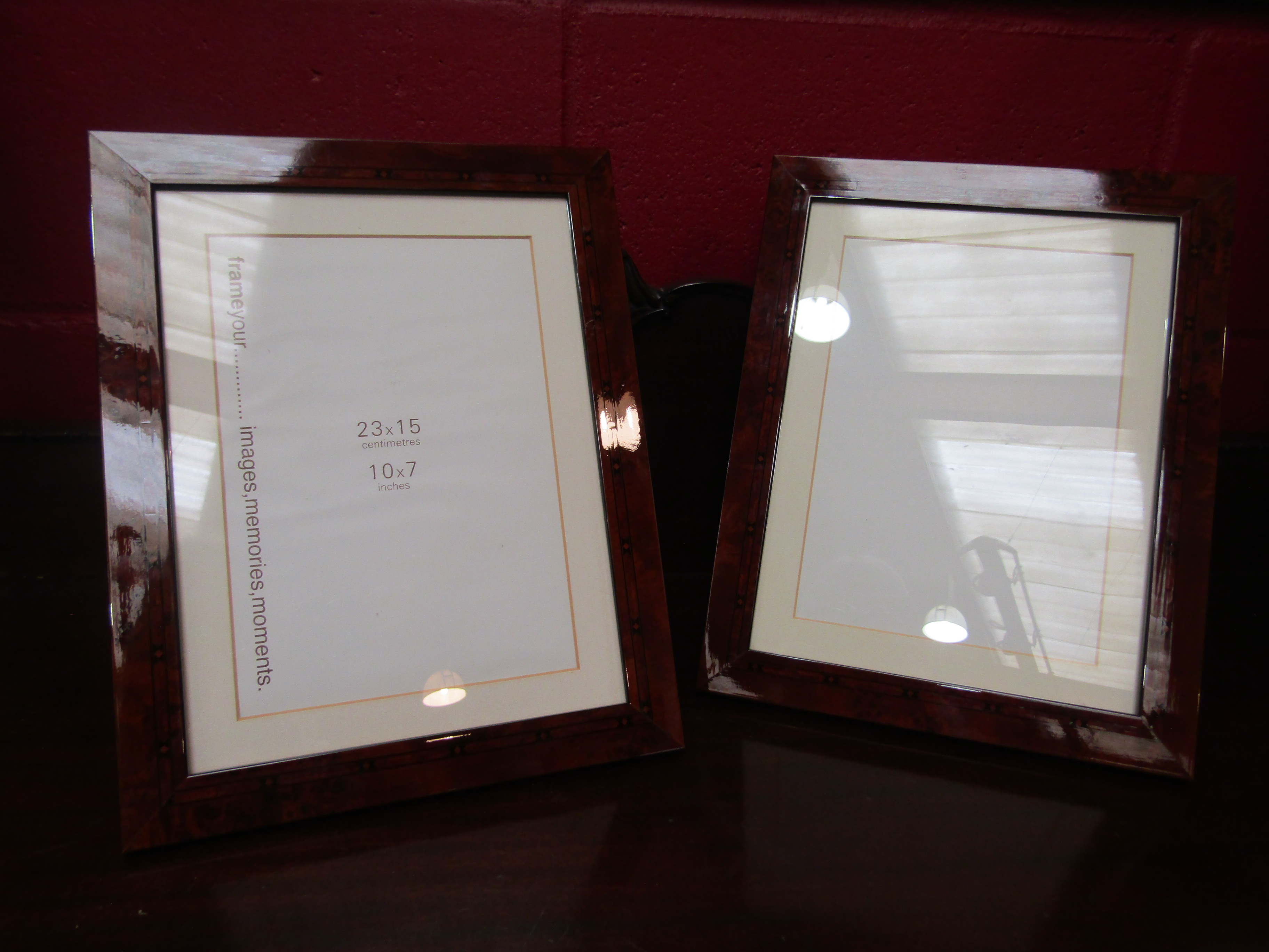 A pair of 10" x 7" easel back photograph frames - Image 2 of 2