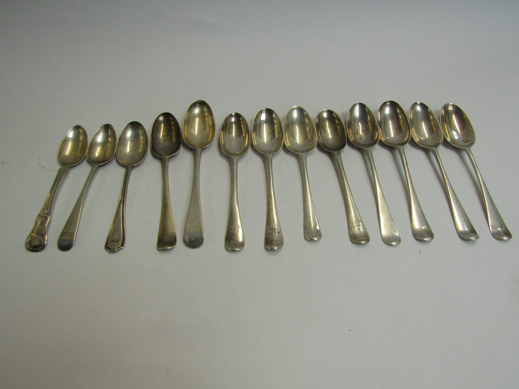 A quantity of Georgian and later silver spoons & teaspoons,