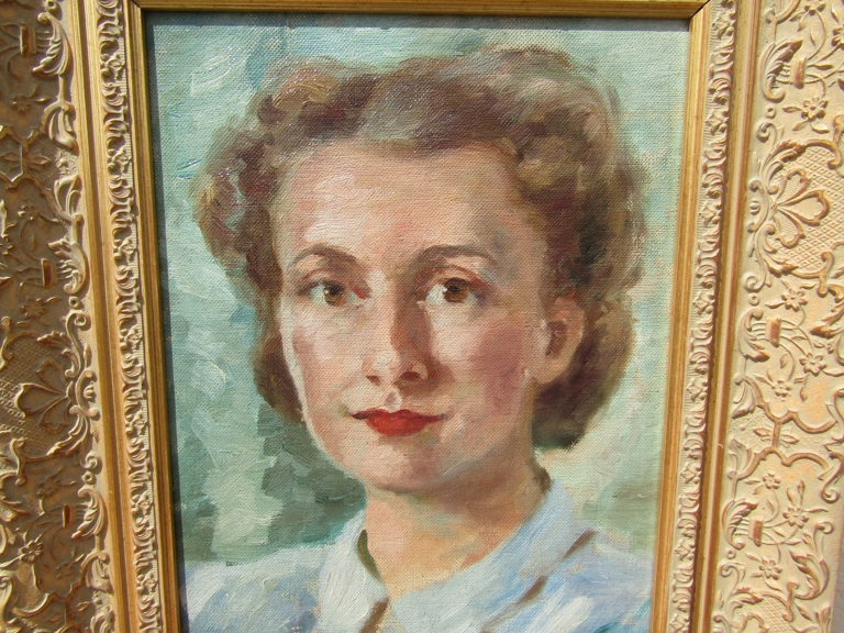 A portrait of Janet Marsden born Darwen Lancs 19 Feb 1924. - Bild 2 aus 3